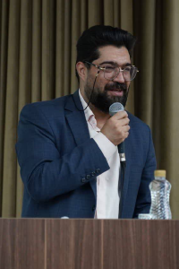 دکتر امیر